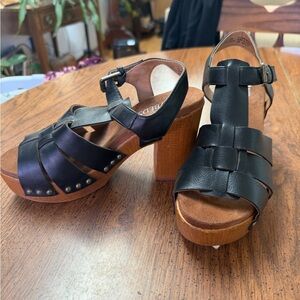 White Mountain Black Leather Platform Sandals with Wood-Look Heel